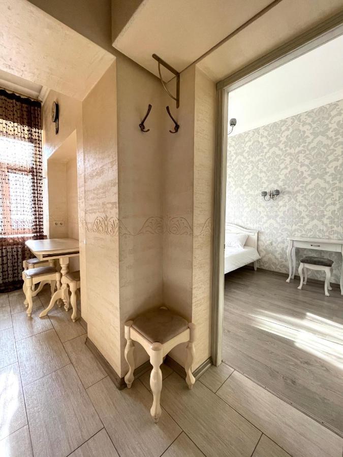 Cozy Apartment On Greek Street 15 Odesa Exterior photo